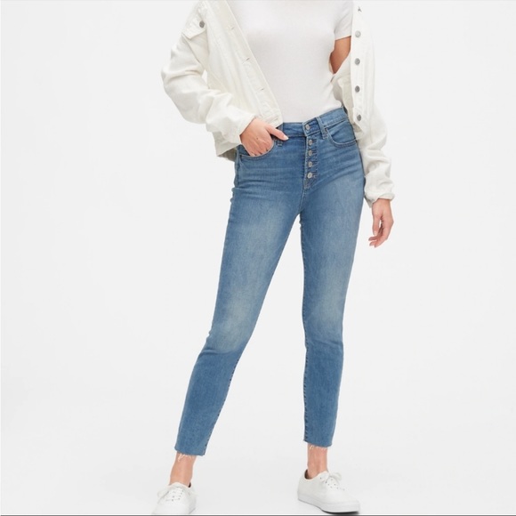 NWOT Gap True Skinny Jeans Light wash Size 28T - Picture 1 of 6